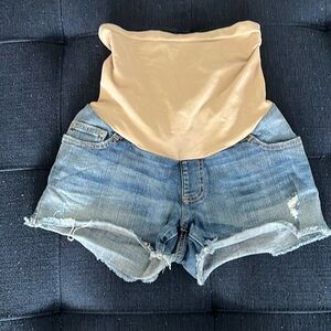 A Pea in The Pod denim Maternity shorts- XS